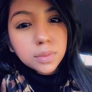 Meet your Posher, Cristina